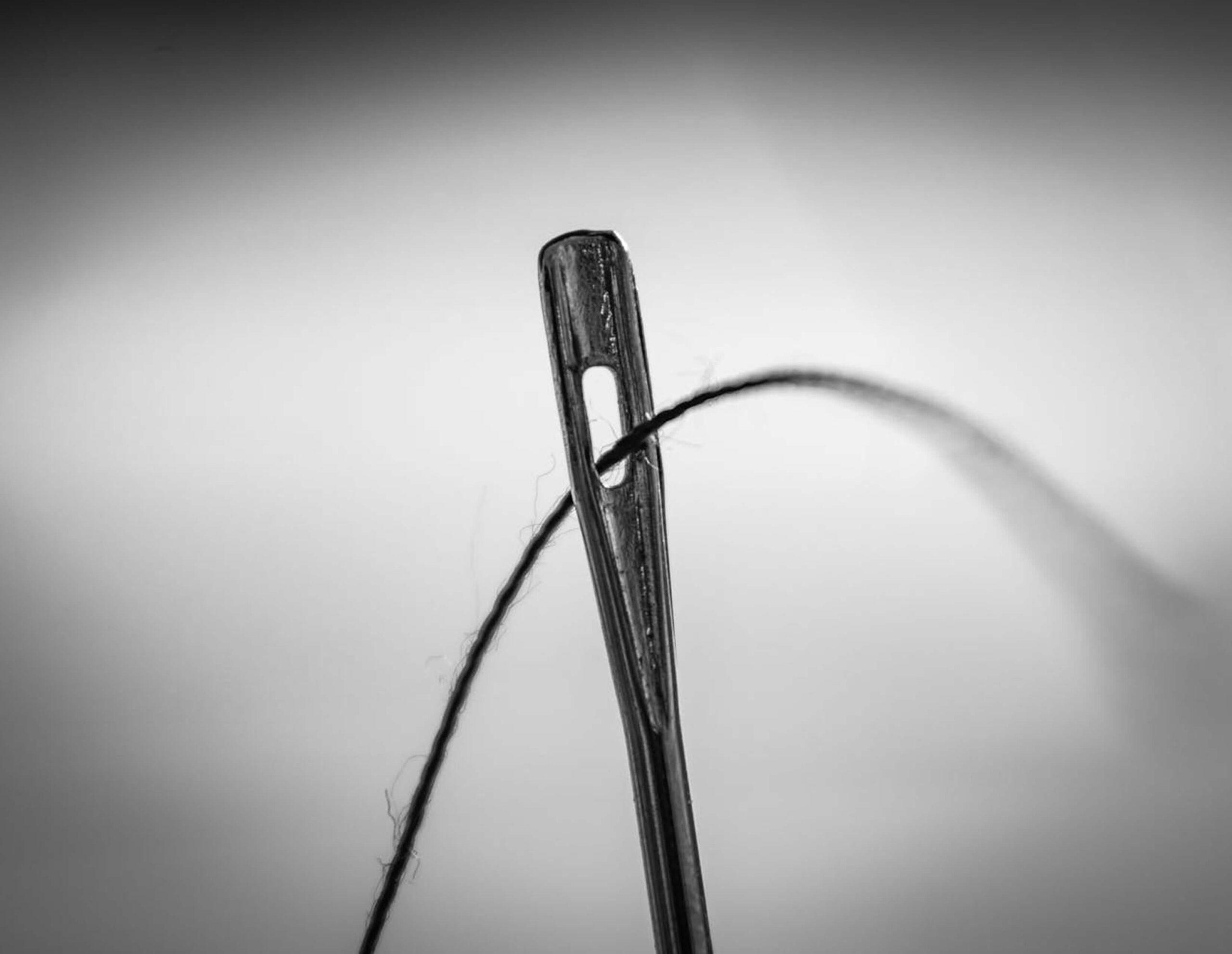 Head of a sewing needle